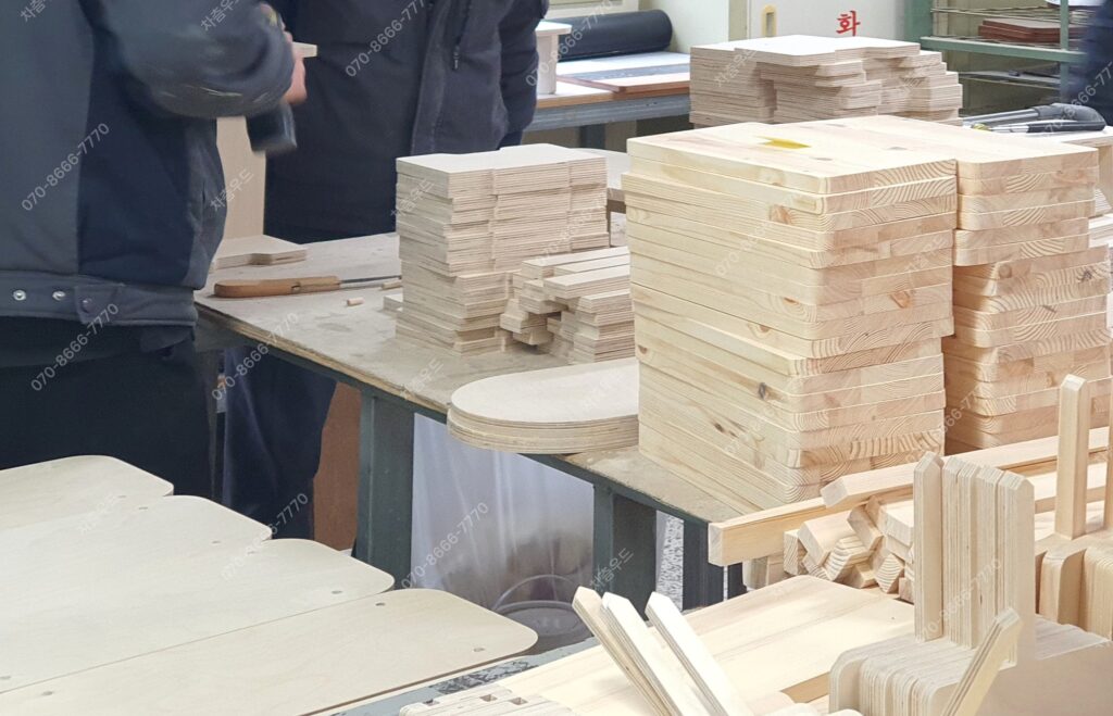 birchplywood+assembly+specialist+sanding+engraving