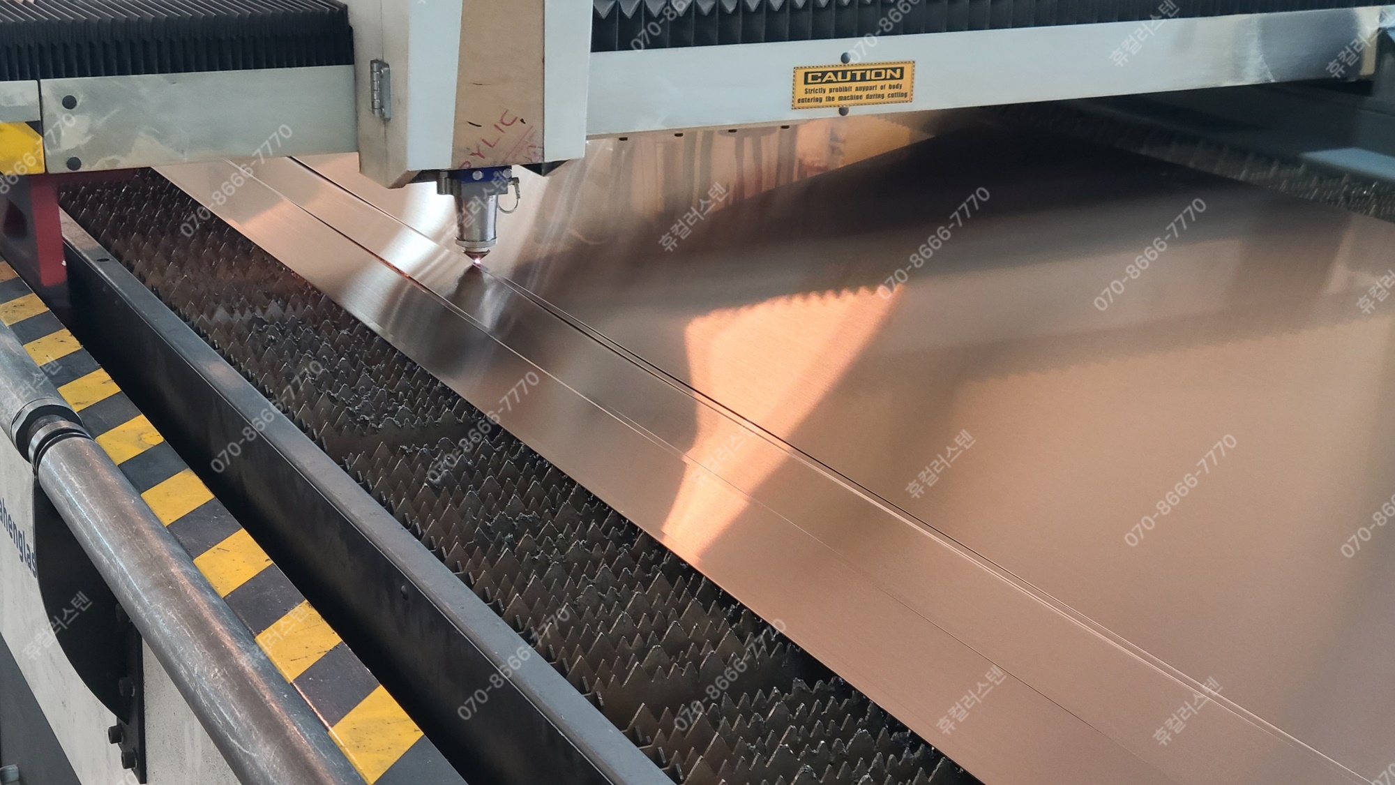 컬러스텐 가공현장 이미지